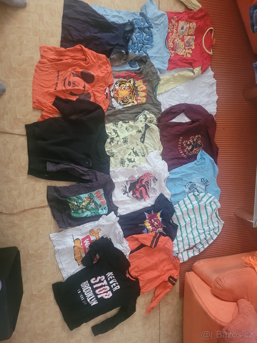 hracky,hry,knihy,boty,obleceni,boby,kolobezka vse dohromasy - 17