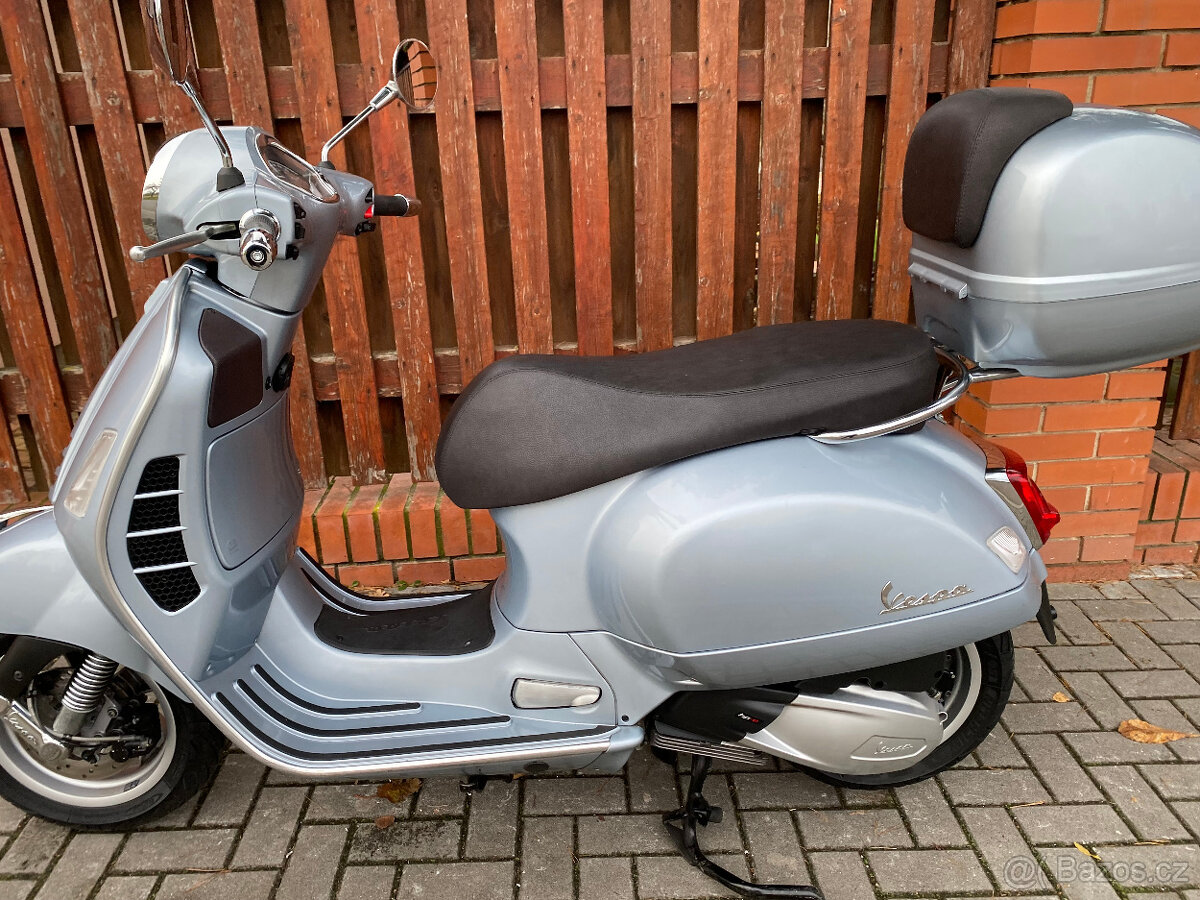 Vespa GTS 300 Hpe (2021) - 17