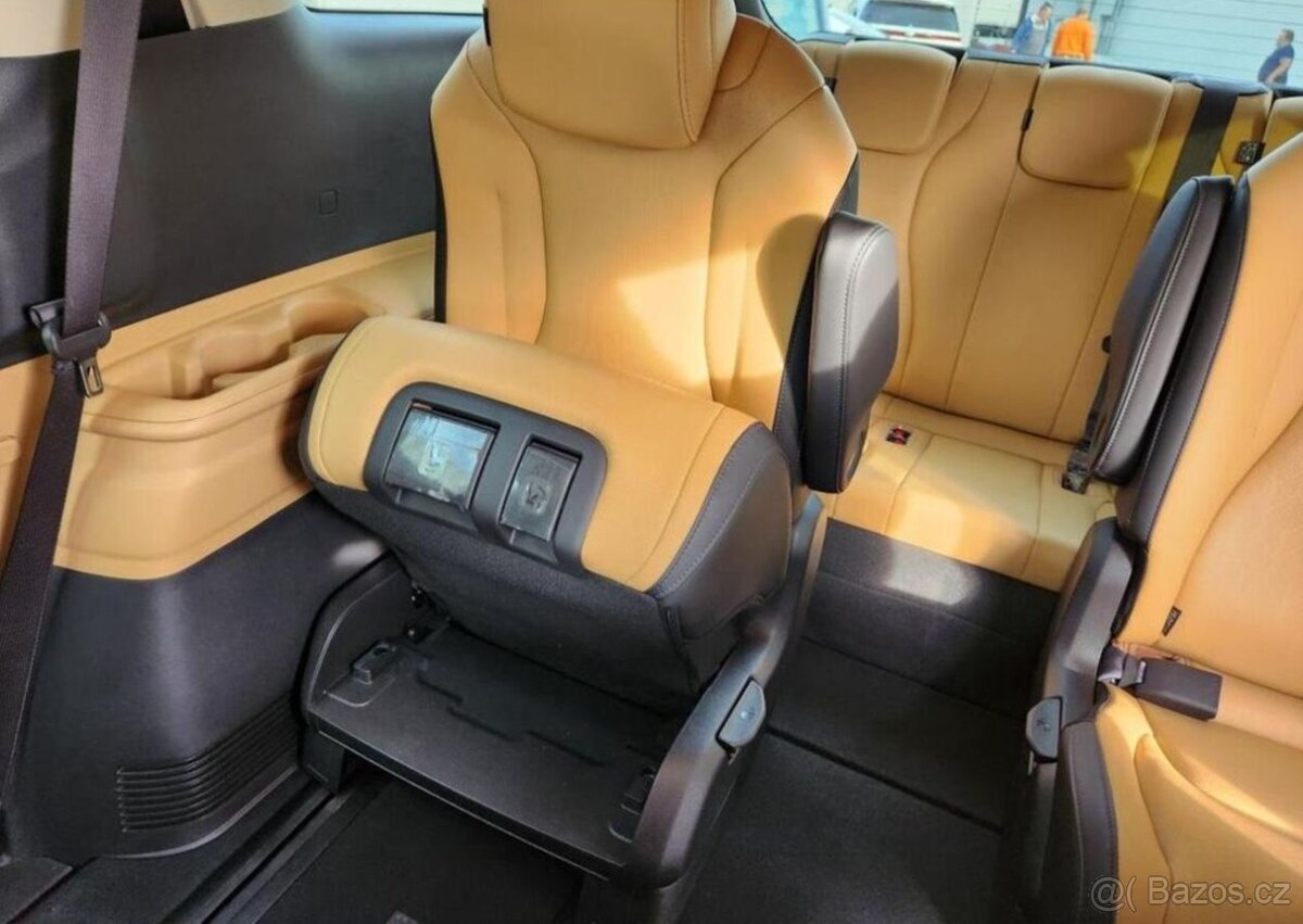 Kia Carnival 2.2- 9 míst - REZERVACE - 17