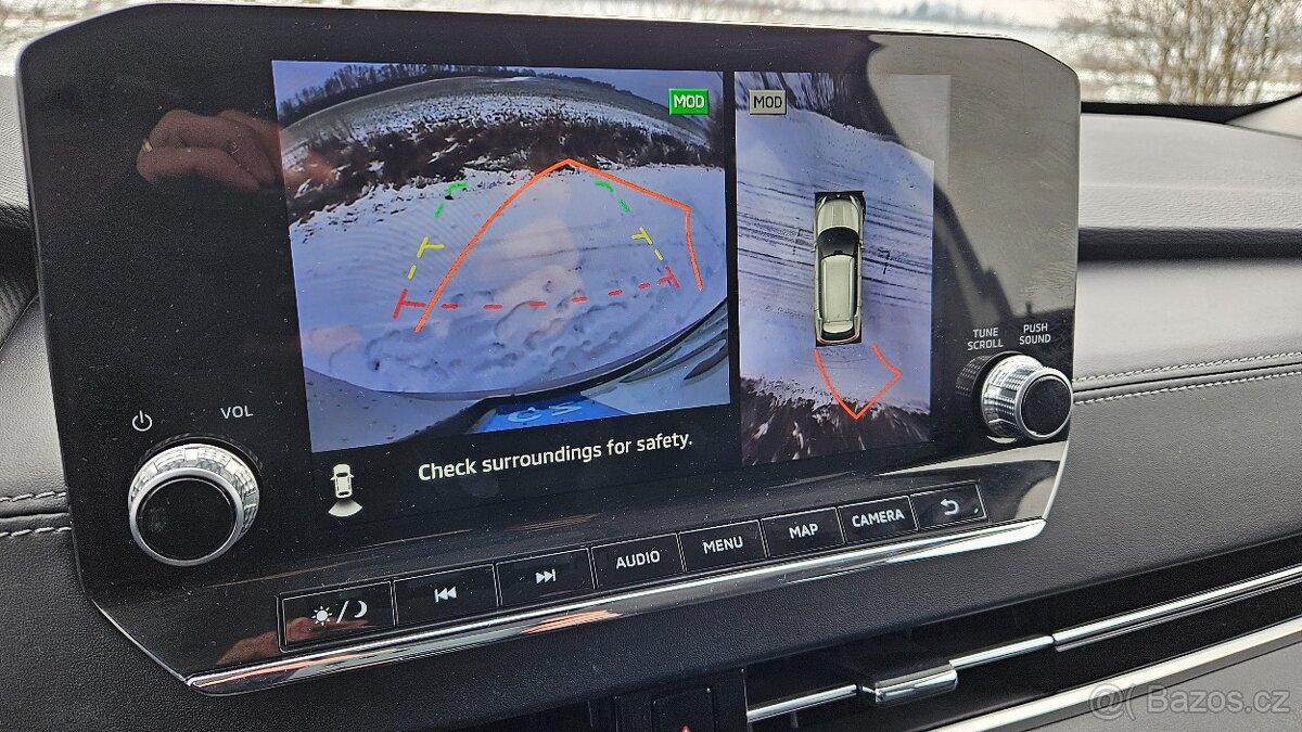 Outlander 2,4i Intense 7-míst. - 17