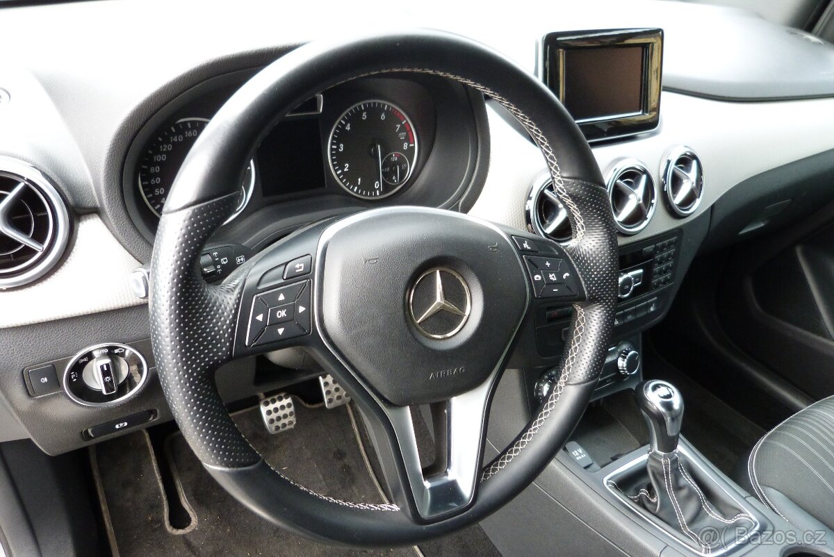 Mercedes B 180 1.6i - 17