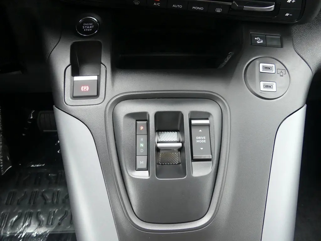 Citroën Berlingo, MAX Diesel 130k Automatic - 17