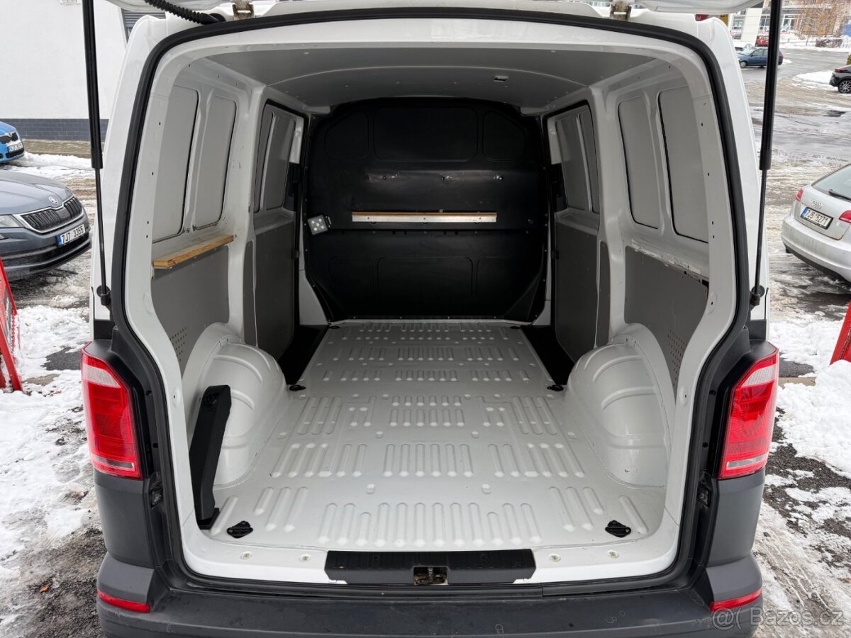 Volkswagen Transporter 2.0 TDi • 4/2016 • 62kw • Nová STK - 17