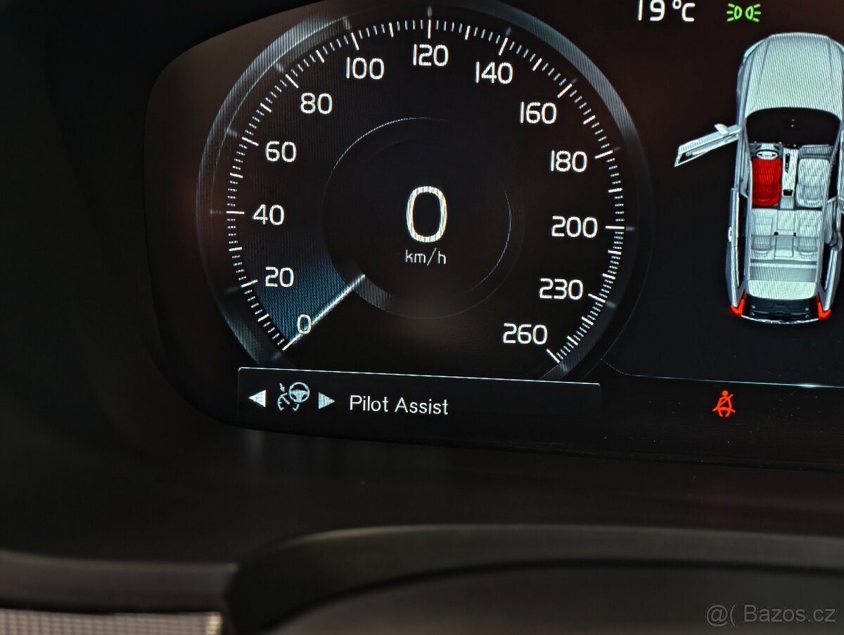 Volvo V90 2.0 D4 140kW A/T R-DESIGN, DPH - 17