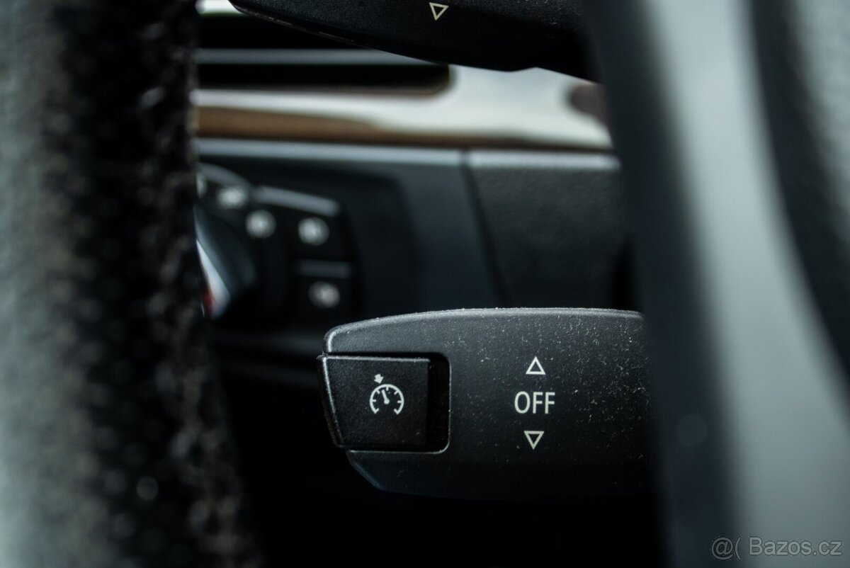 BMW E92 330d xDrive 180kw AT/6 2010 - 17