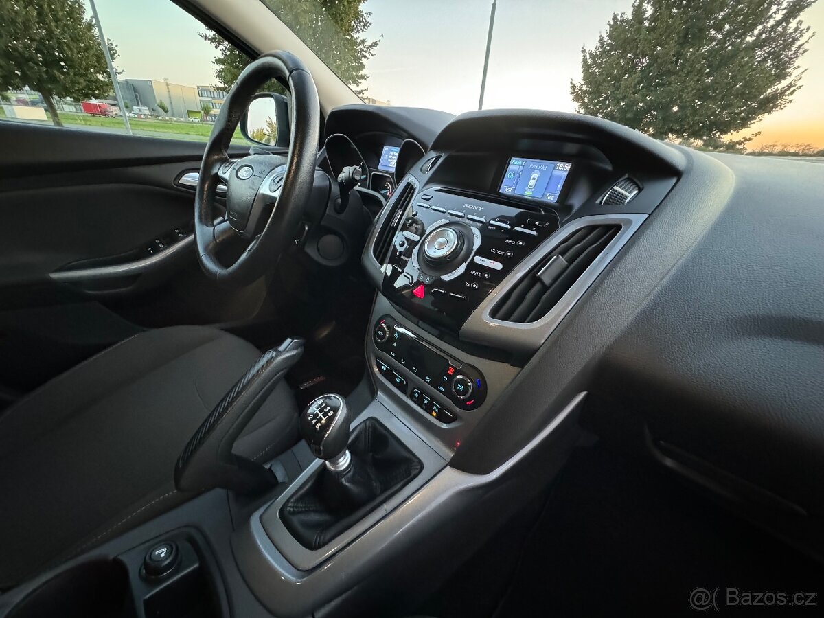 Ford Focus - 2012 - (vyhořelý) 1.6t 134KW - 170.455km - 17