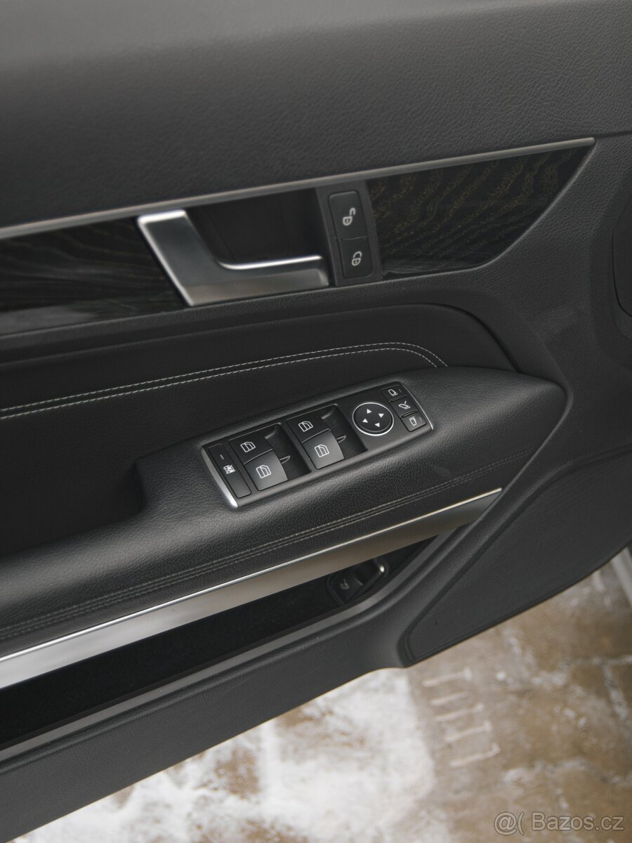 Mercedes-Benz Třídy E, E200 Kupé 2,0/135kW - 17