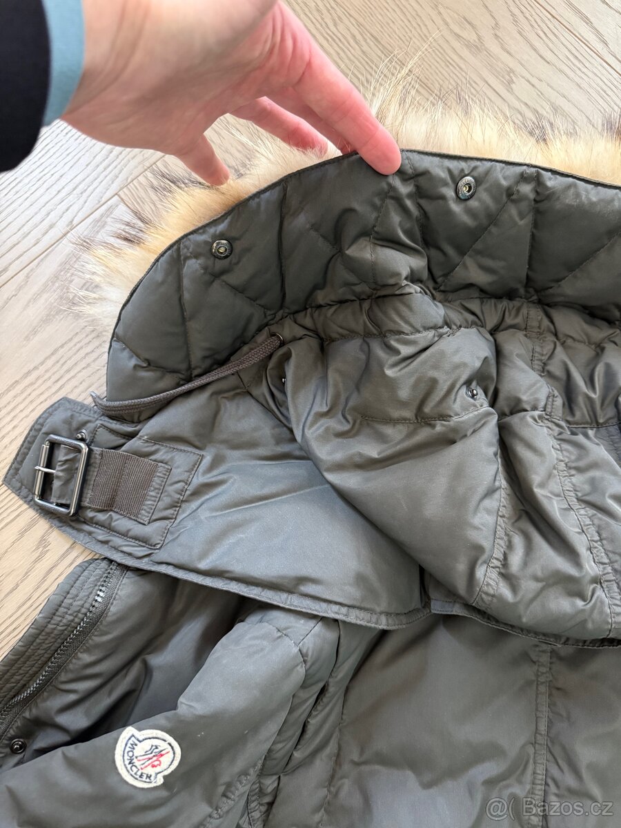 Perova bunda Moncler s myvali kozesinou - 17