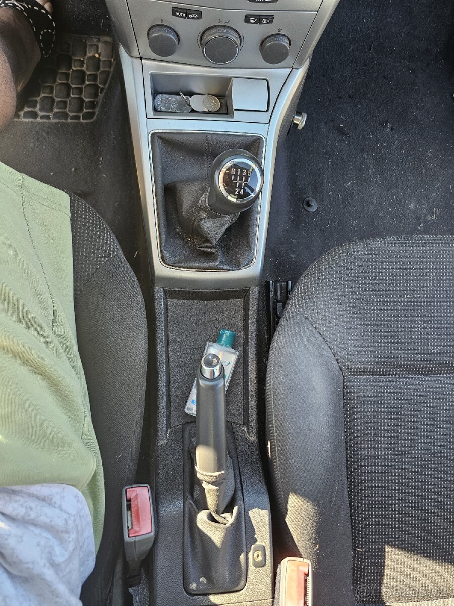 Opel Astra karoserie Sedan - 17