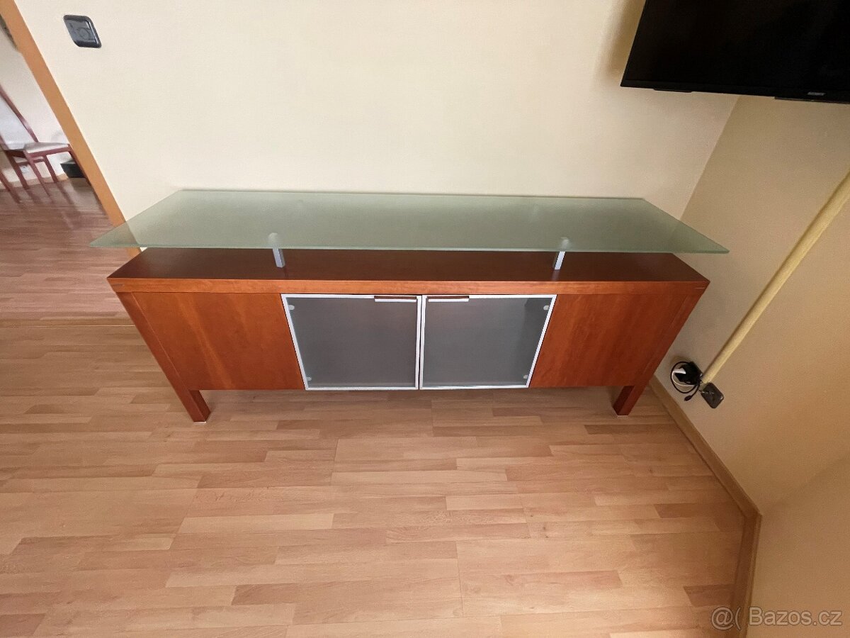 Nábytek z masivu - 17