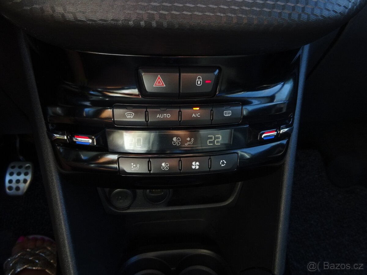 Peugeot 2008 1,2 PT,CROSSWAY,garance km,96kW - 17