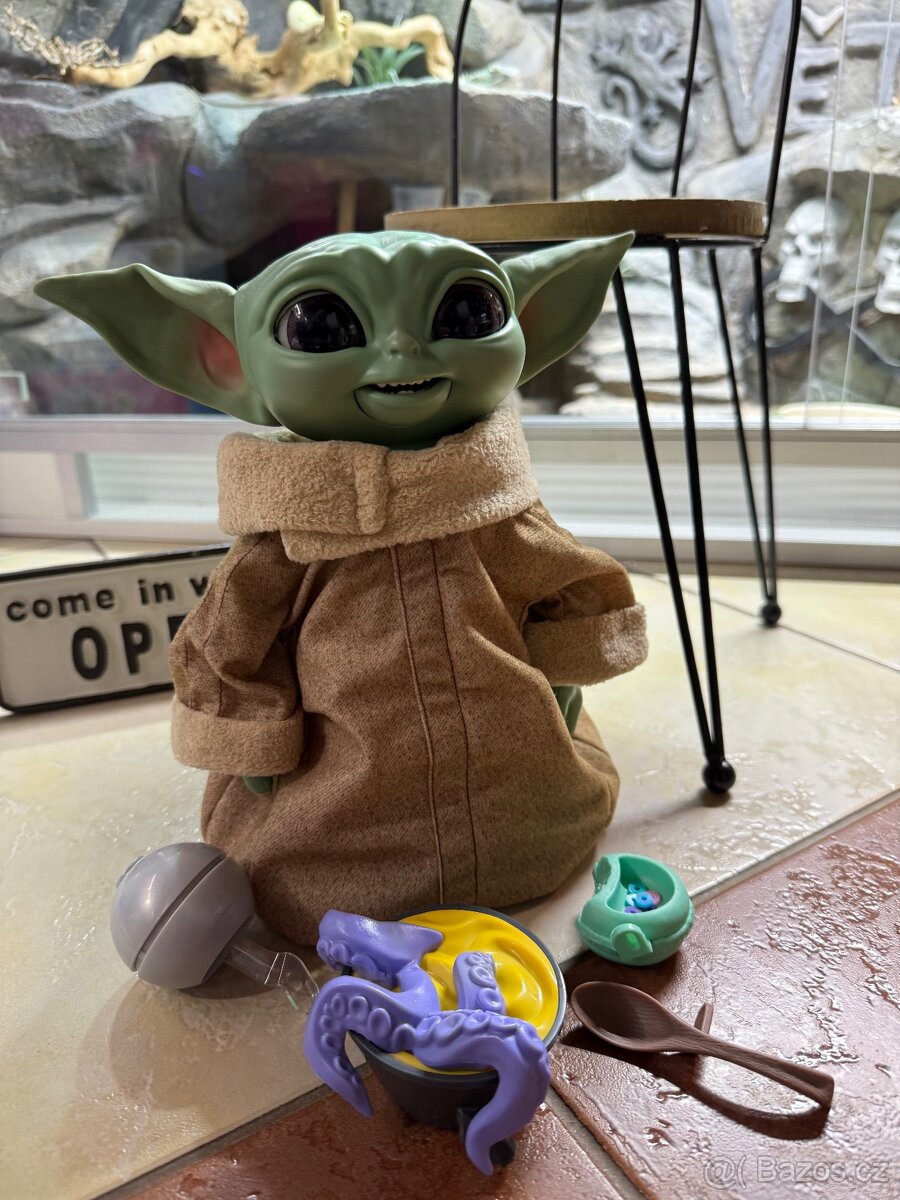 Interaktivní baby Yoda s příslušenstvím - 17
