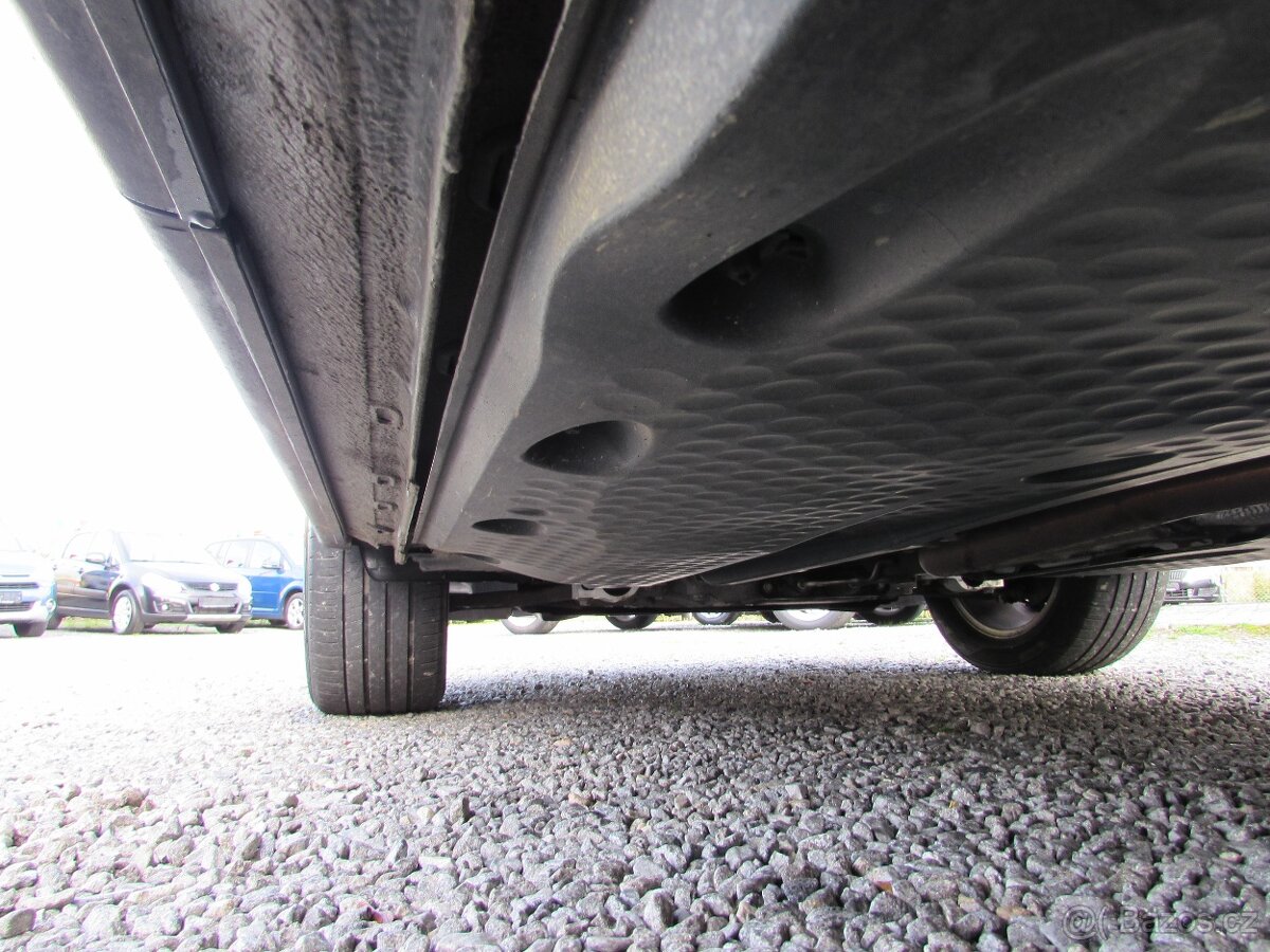 Volkswagen Tiguan 2.0 TDi 103kW DSG 4x4, Serviska, nová STK - 17