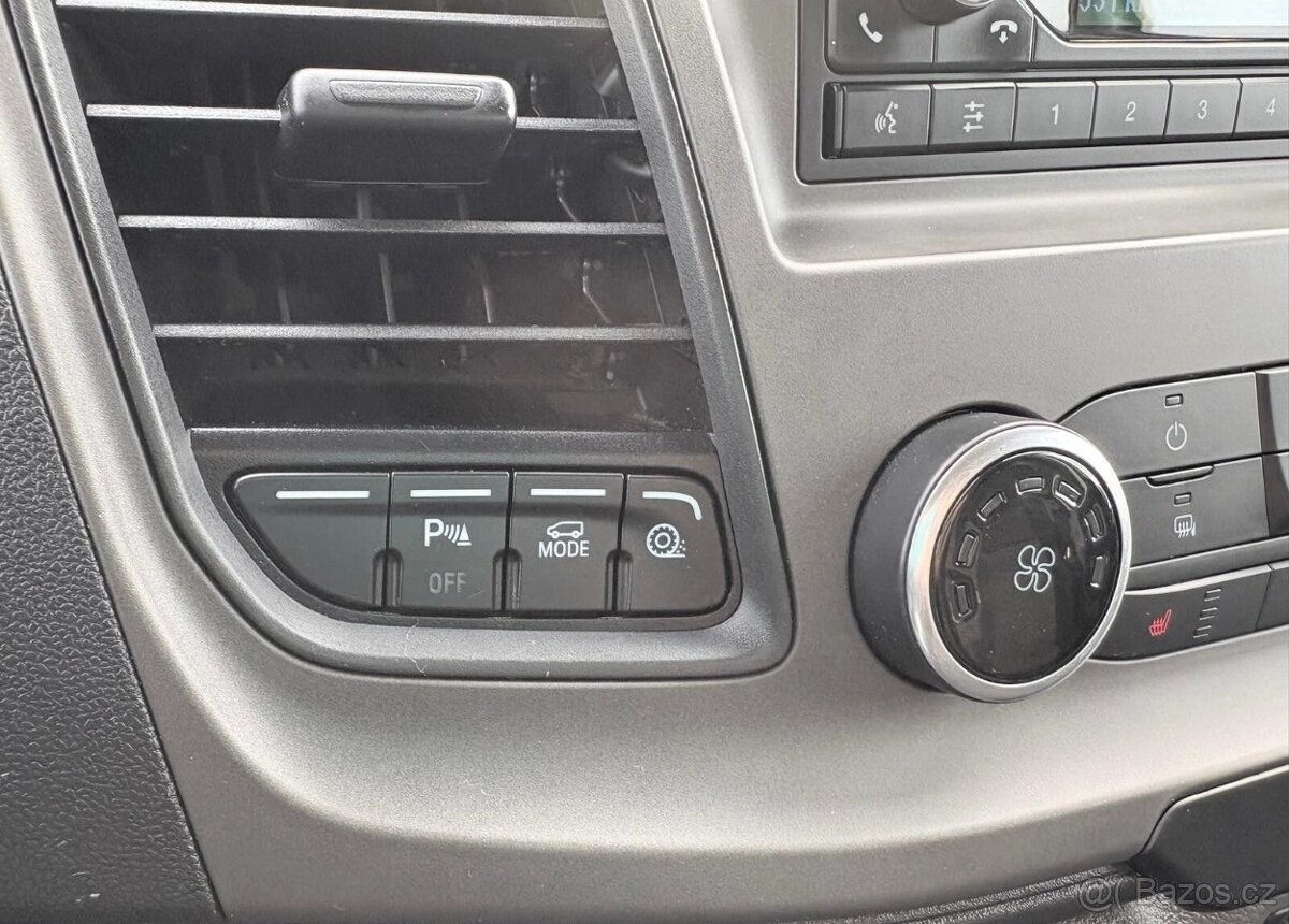 Ford Transit Custom L2H2 2.0TdCi/170koni - 2020 - 17