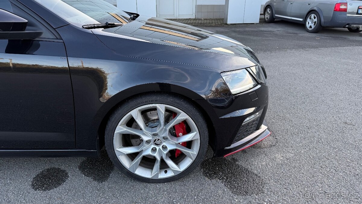 Octavia III rs 400hp nová STK - 17