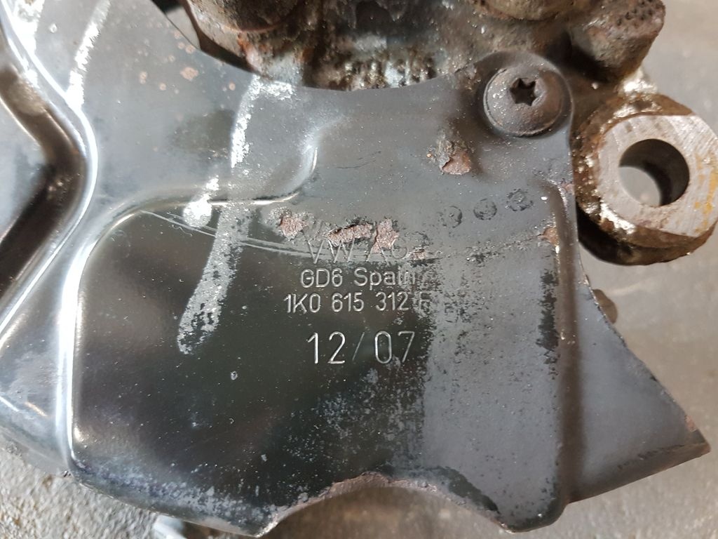 Pravá přední těhlice, velký typ Škoda Octavia II RS - 17