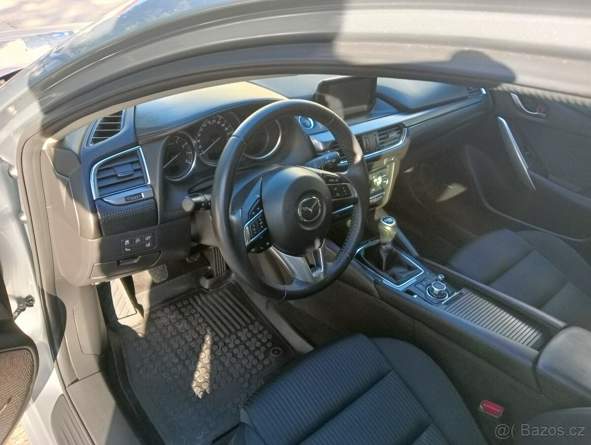 Mazda 6 combi 2,0i Revolution - 17