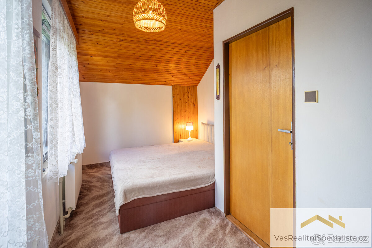 Ráj klidu a přírody: rovinatý pozemek s rekreačním objektem - 17