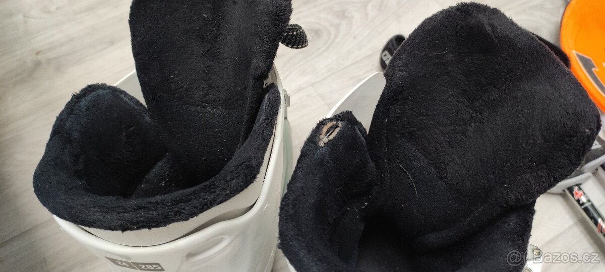 Lyže Blizzard 130, hůlky Blizzard 110, Boty Salamon - 17