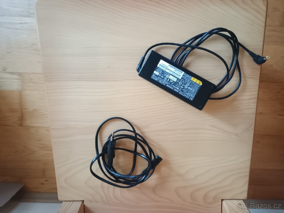 Fujitsu Lifebook E548 s dokovací stanicí - 17