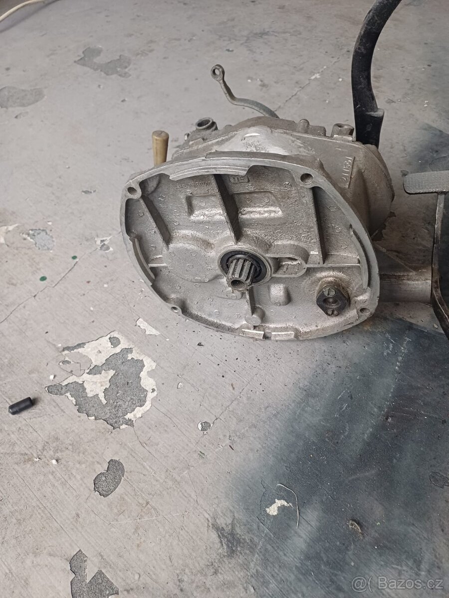 Prodám na motocykl M 72 různé náhradní d - 17