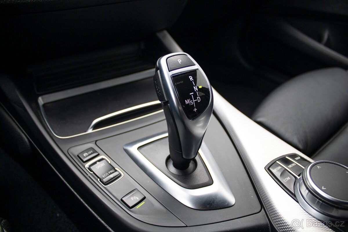 BMW M140i xDrive - 17