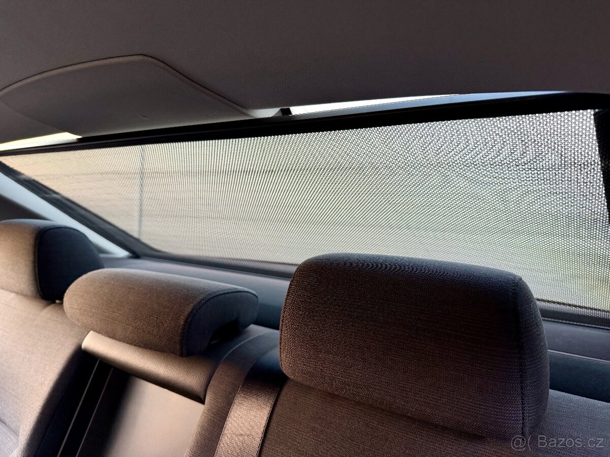 BMW 325i e90 MANUÁL XENONY SPORTSITZE - 17