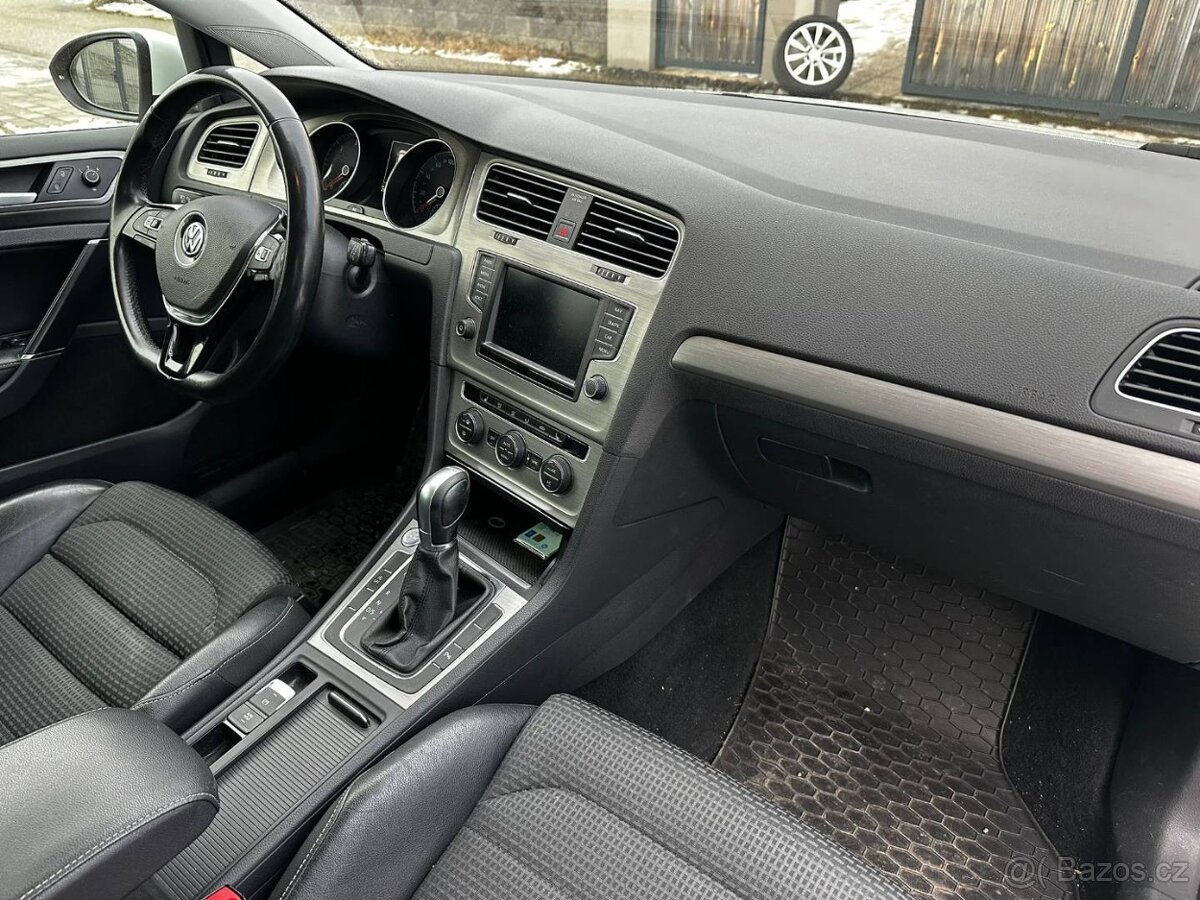 Volkswagen Golf 1.6 TDI DSG - 17