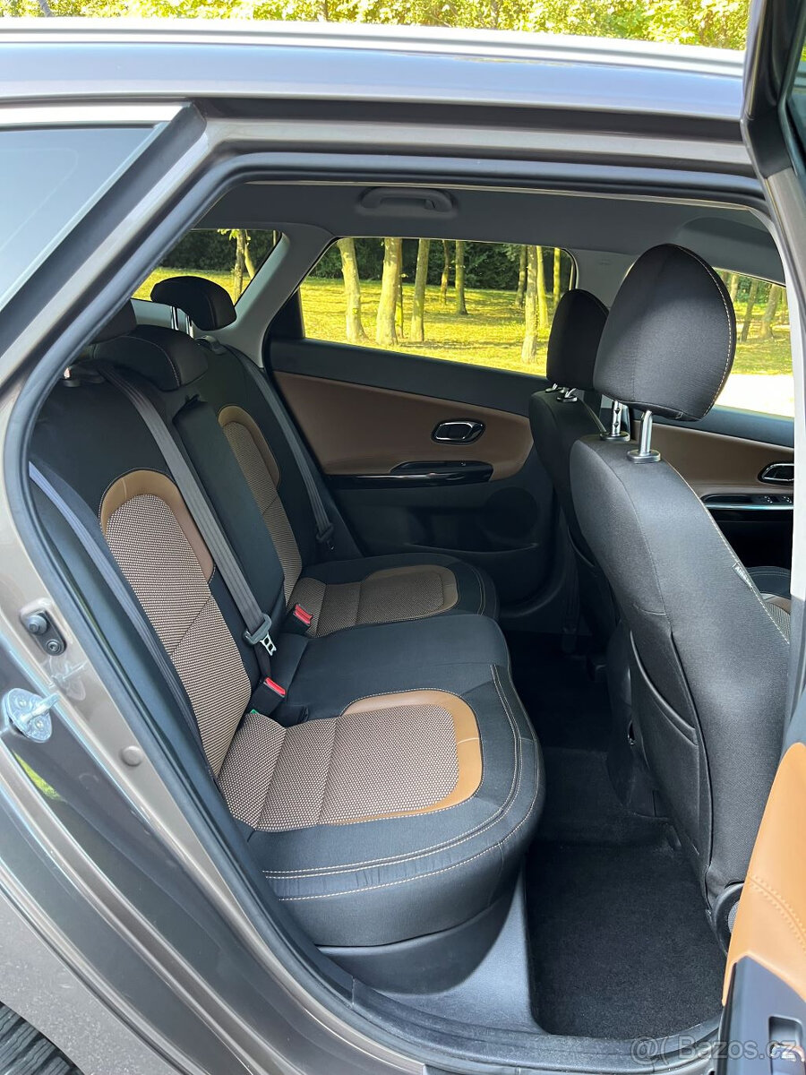 Kia Ceed SW 1.6 CRDi automat - 17