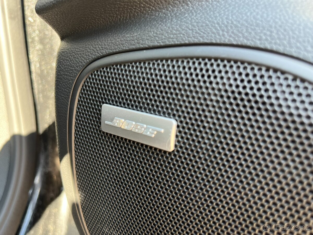 Opel Astra 1.4 T Automat BOSE LED Kůže Masáž - 17