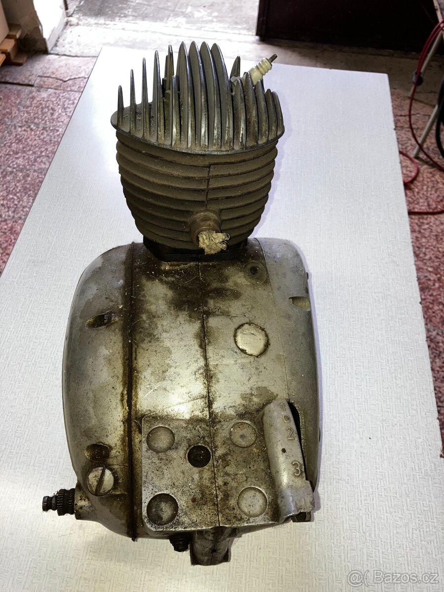 motor na ČZ 125t - 17
