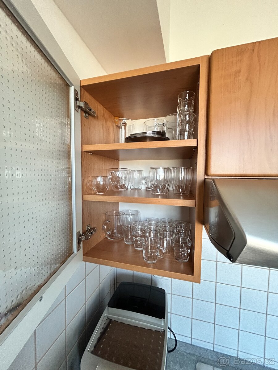 Kuchyňská linka včetně spotřebičů - 17