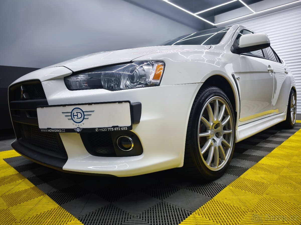 Mitsubishi Lancer EVO X - 17