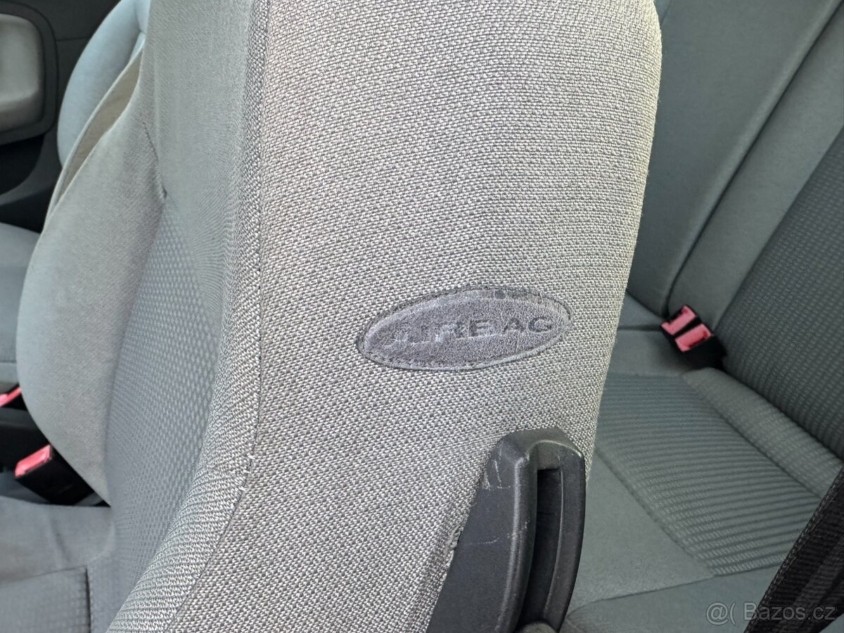 Seat Ibiza 1,4i 55 KW KOLA STK - 17