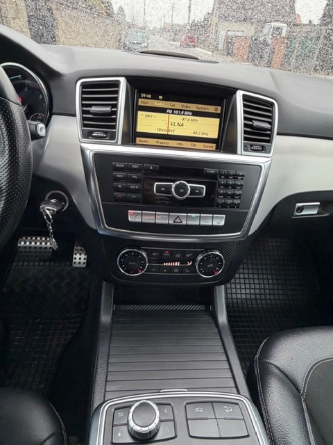 Mercedes-Benz ML 350 - 17