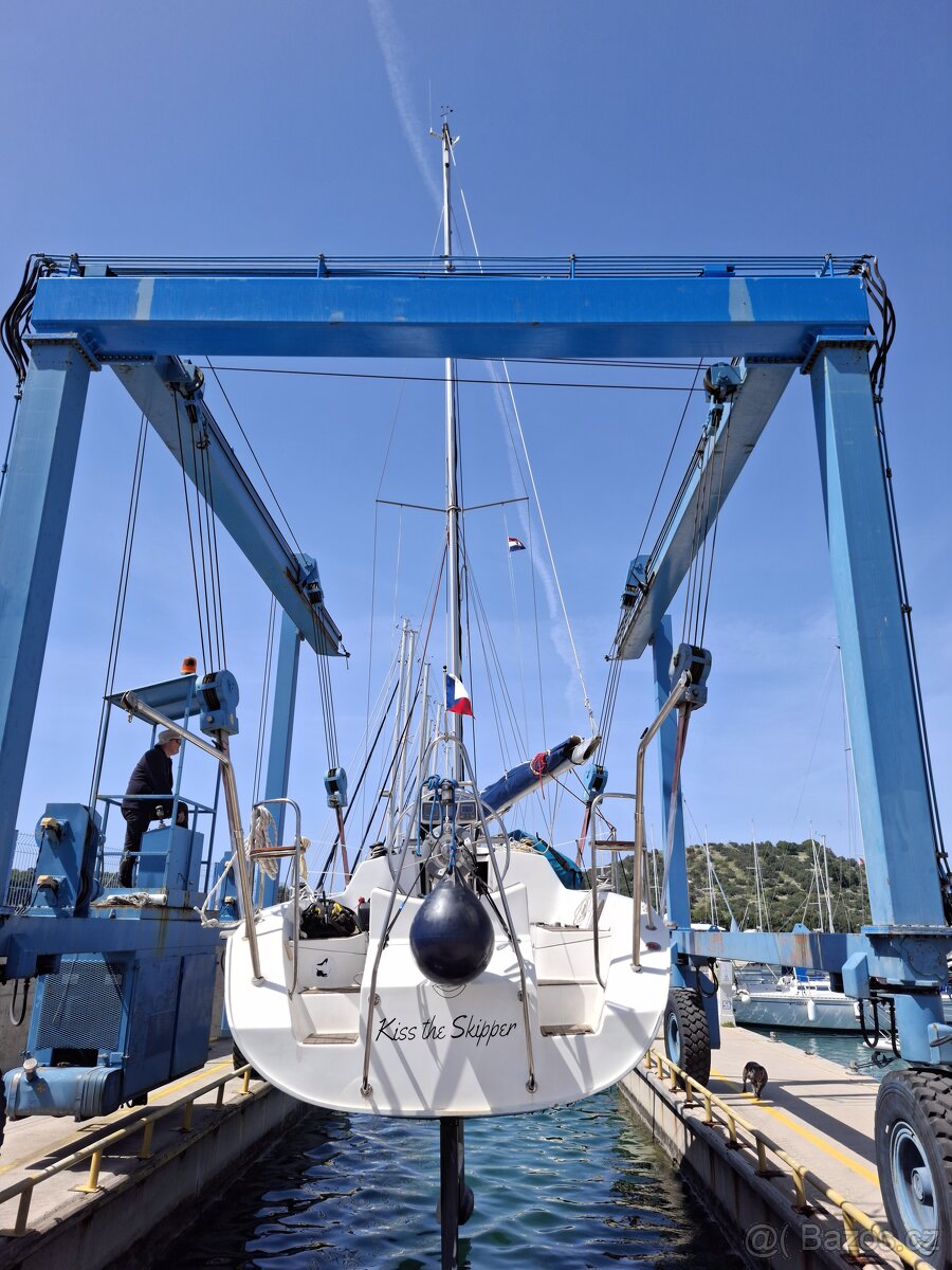 Prodám kajutovou plachetnice avar 32 - 17