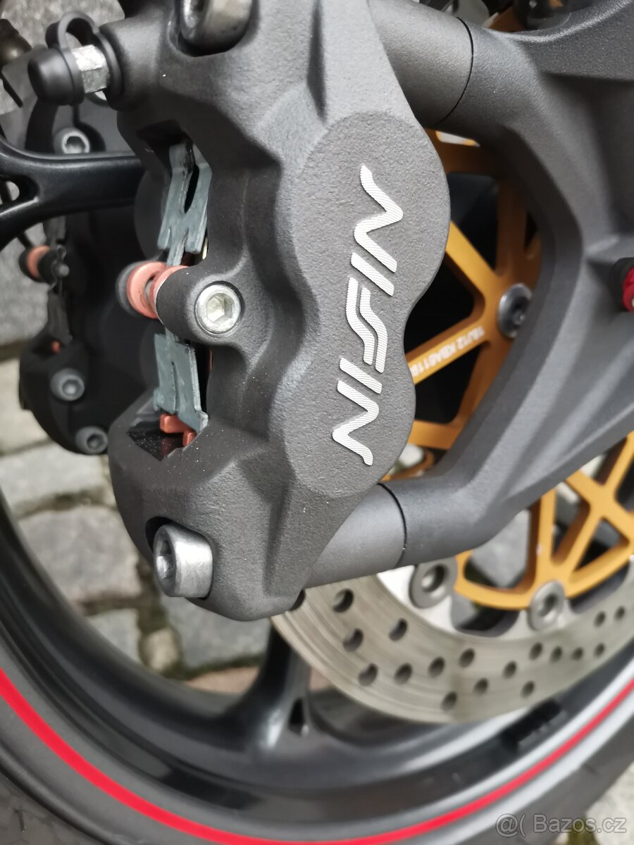 Triumph Street triple - 17