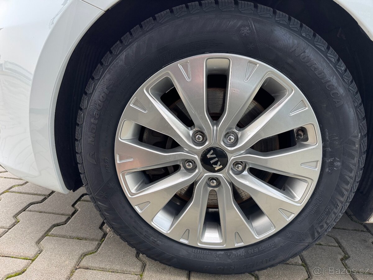 Kia Ceed kombi 1.6 GDI 99kW/135k Exclusive, ČR - 17