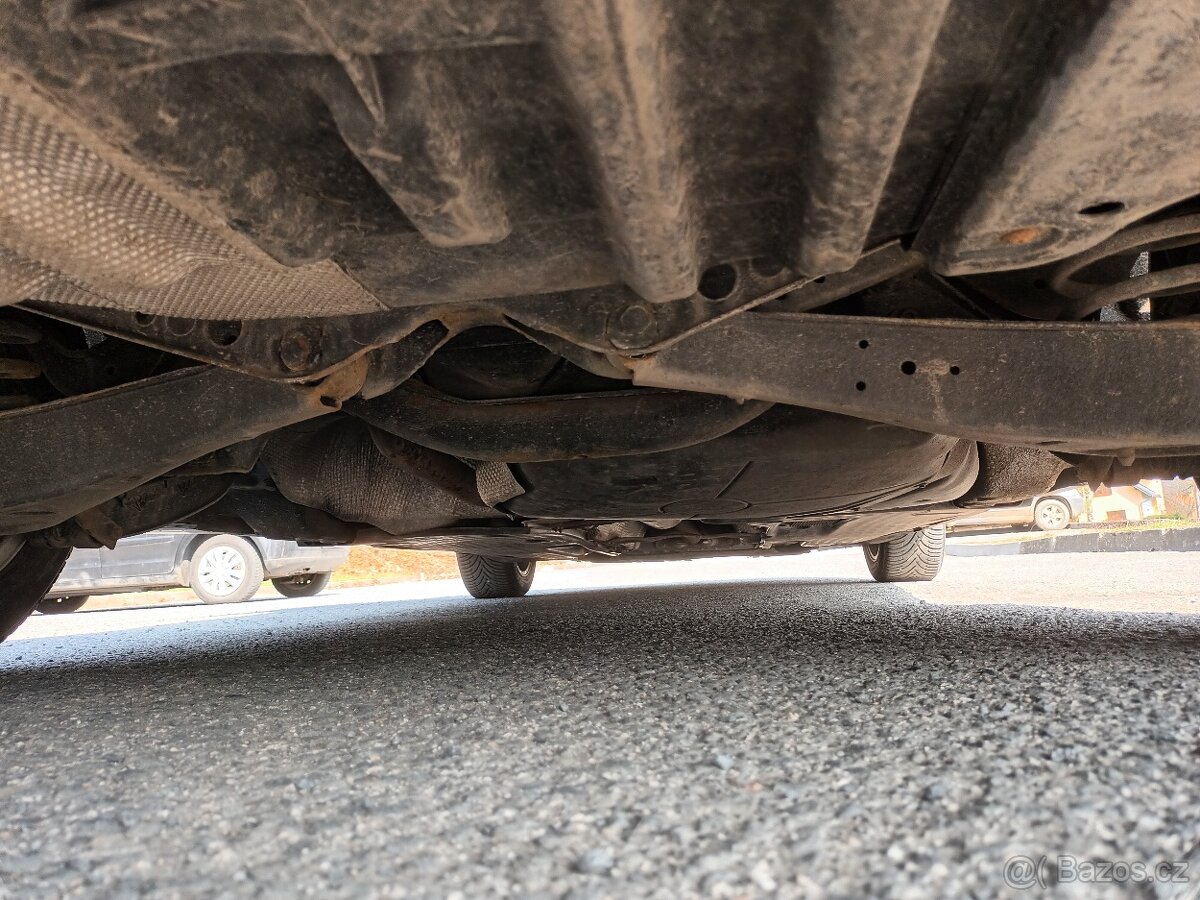 WV Passat 2,0 TDI 2006 - 17