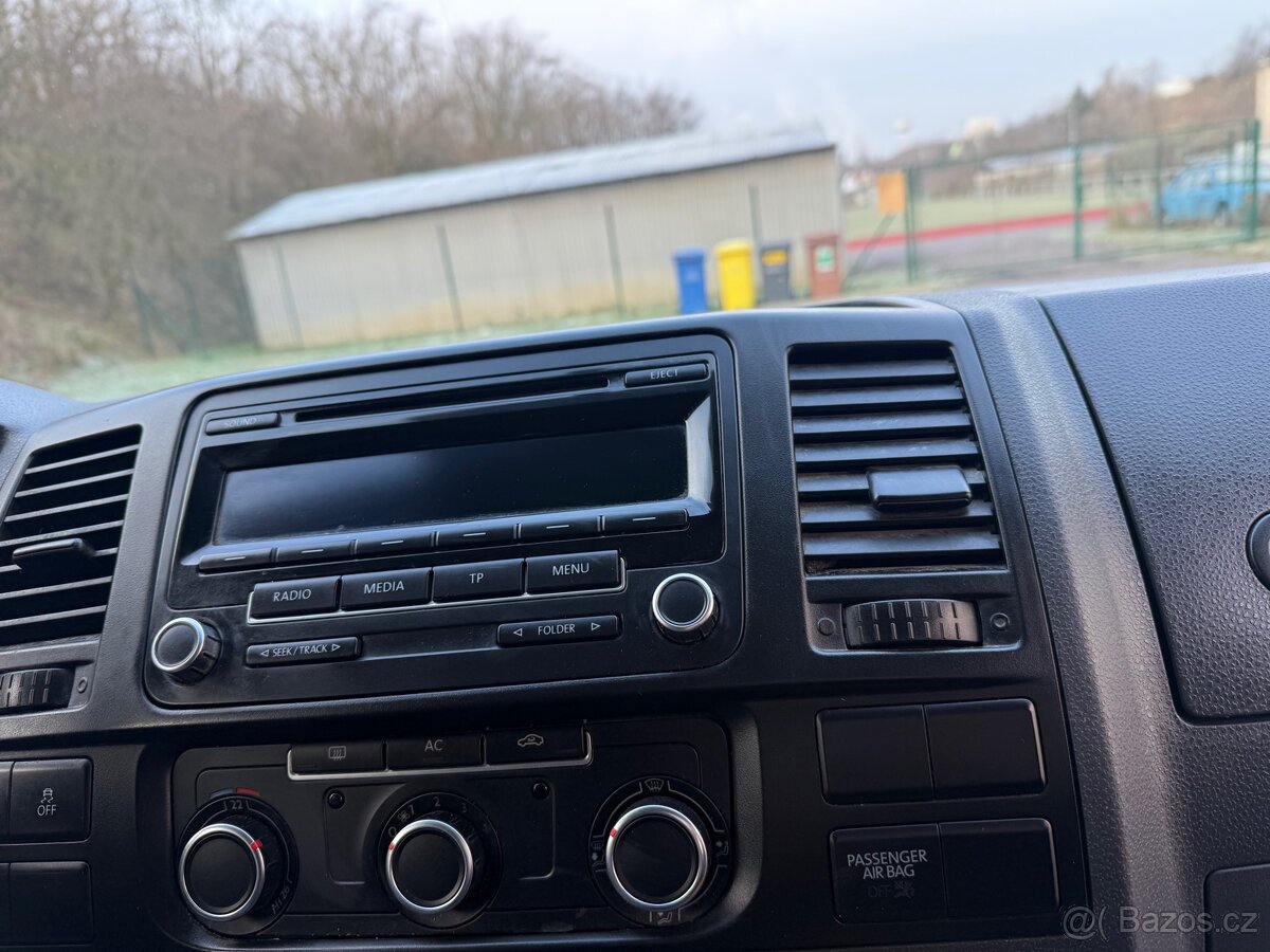 VW Transporter T5.1 Long 6 Míst - 17