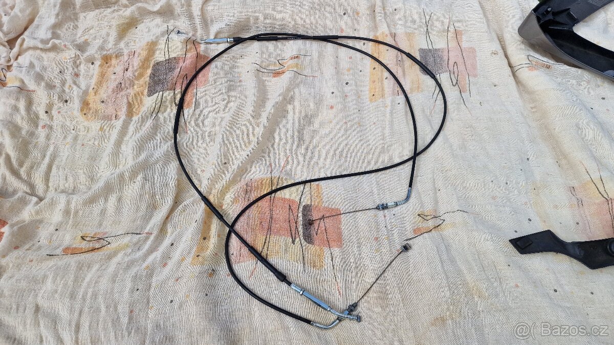 Prodám nahradní díly na Suzuki GSX-R 750 K7 - 17