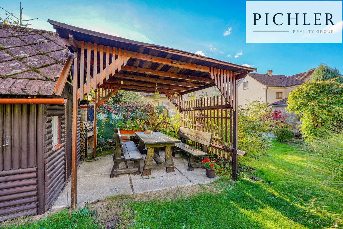 Prodej rodinného domu 2 bytové jednotky, okrasná zahrada - 17