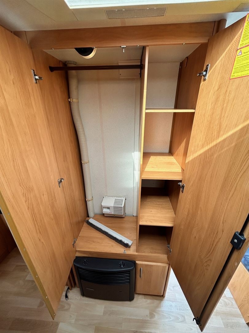 Karavan Hobby 495 Ufe excellent předstan nosič kol mover - 17