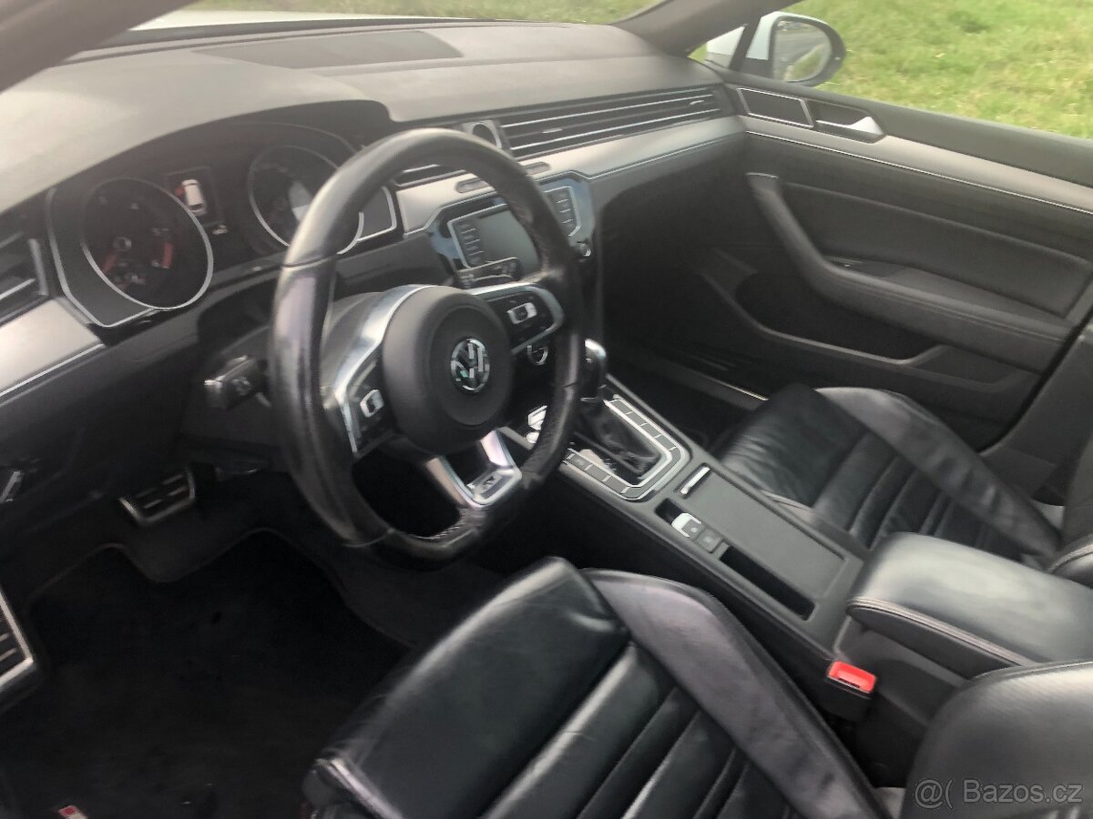 VW Passat Variant 2.0TDI/R-Line/Pano/DSG/LED - 17