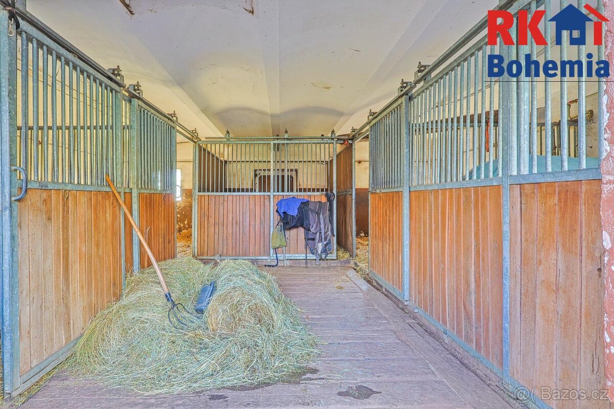Prodej jezdeckého areálu s dlouholetou tradicí v obci Břežan - 17