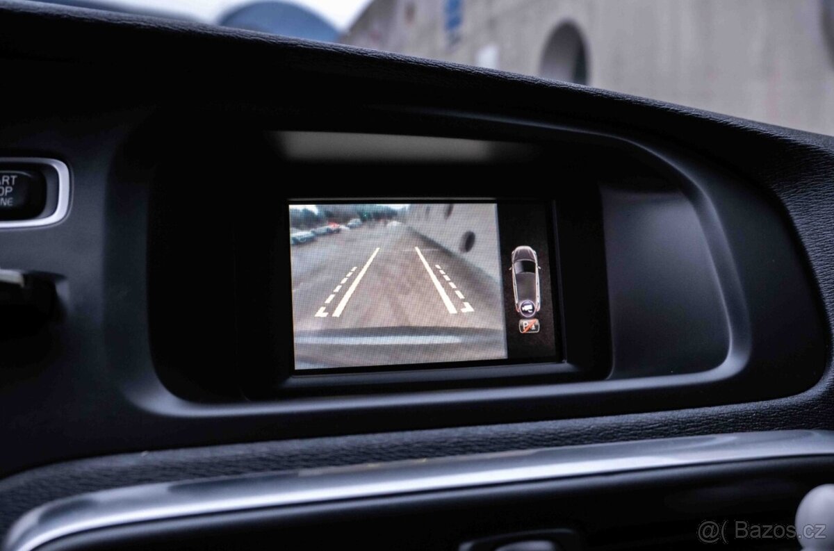 Volvo V40 T2 1.6L Momentum - 17