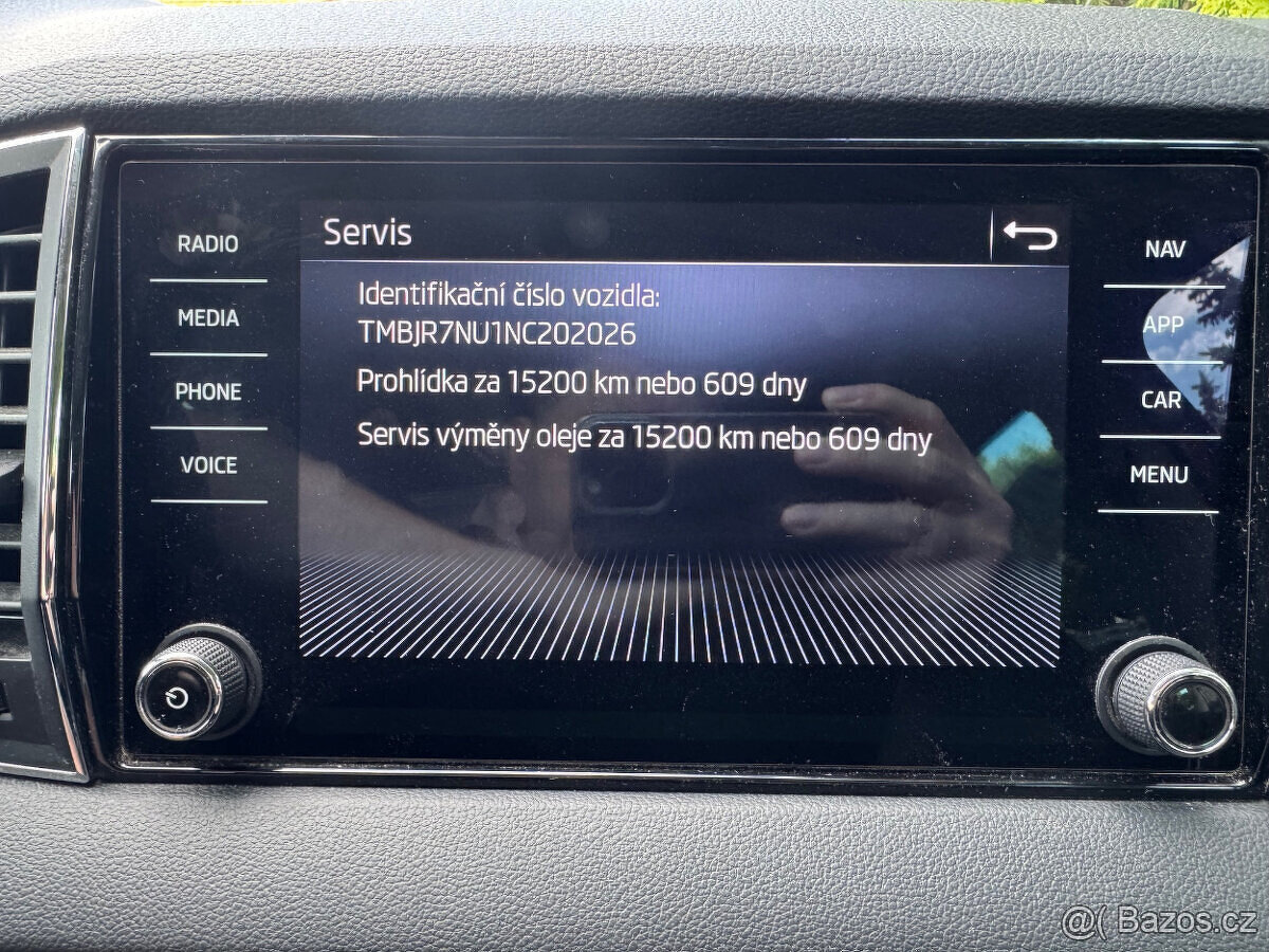 KAROQ 1.5TSI 110kW AMBITION+ NOVÝ MODEL LED KOUP ČR ODP. DPH - 17