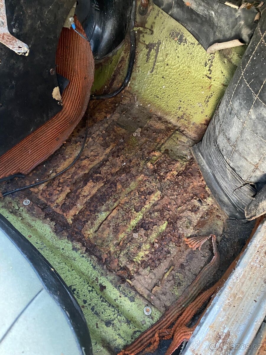 Skoda 110r kompletní auto k renovaci - 17