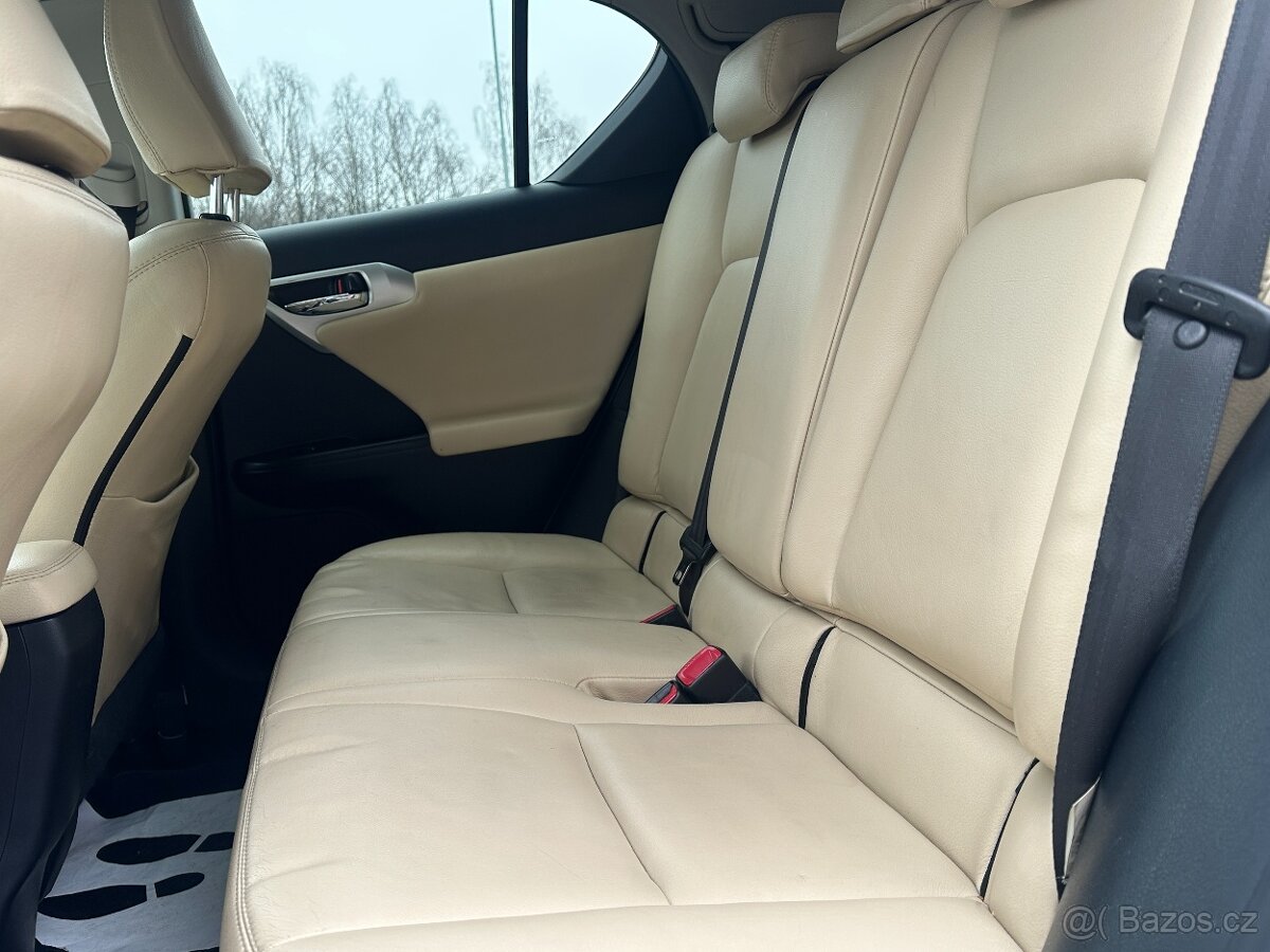 Lexus CT 200h 2011 - 17