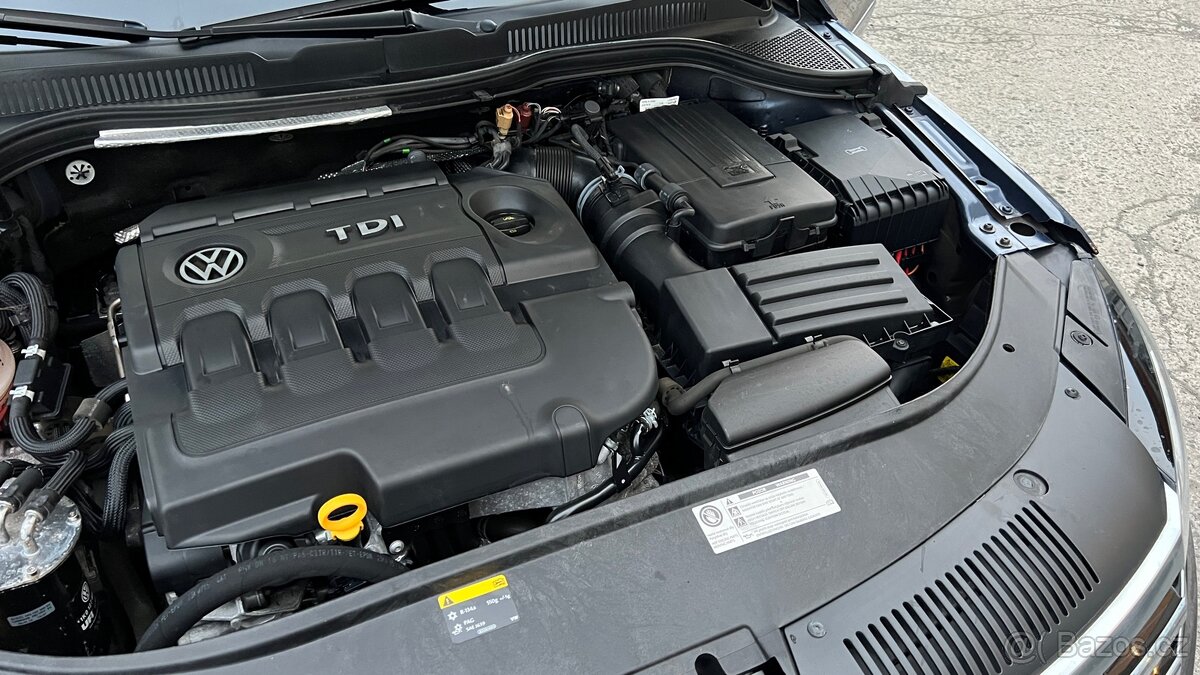 Volkswagen Passat CC 2.0TDI 135 kw DSG ACC ČR 10900TKM TOP - 17
